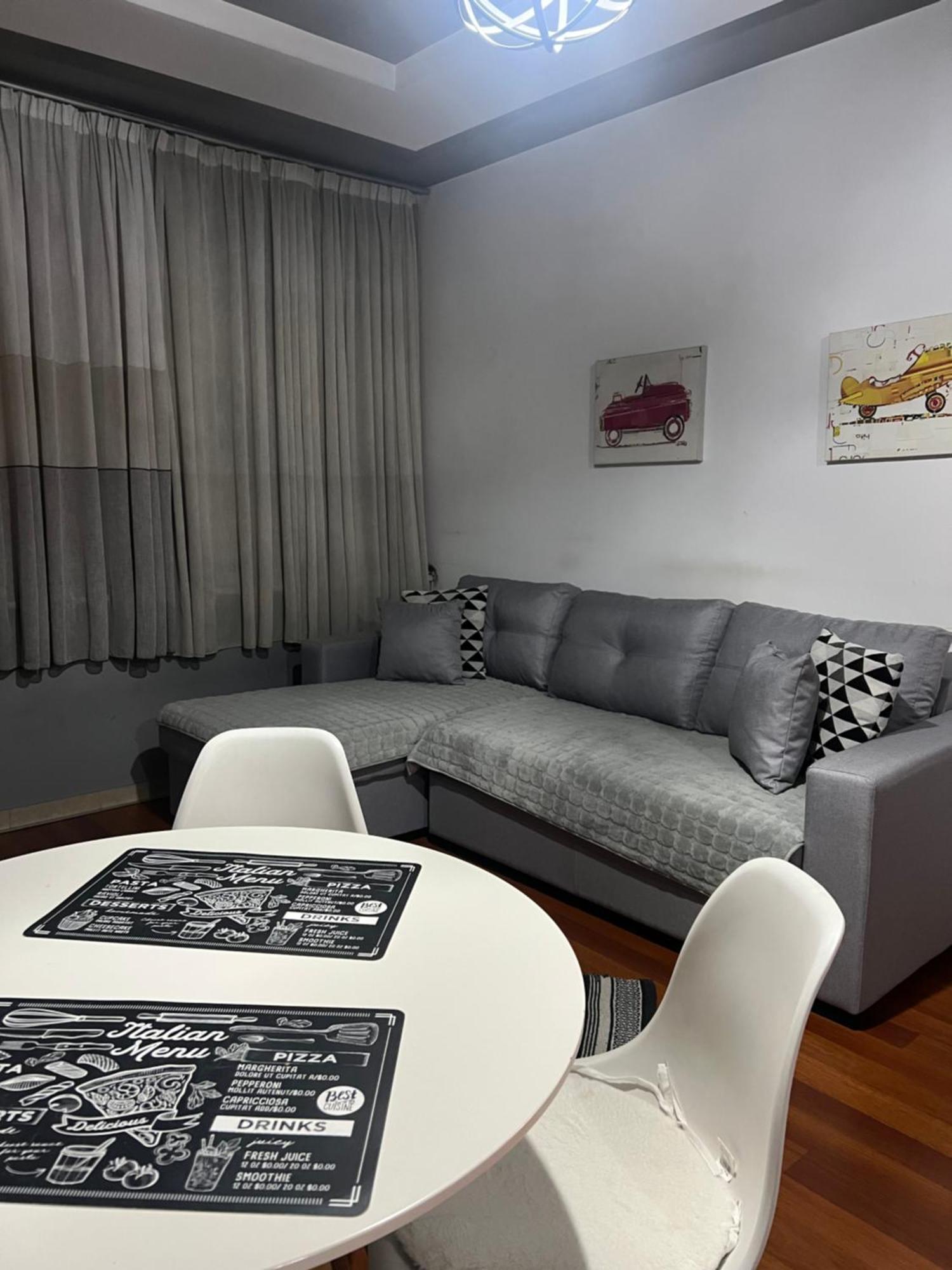 Ergi'S Host Apartment Tirana Esterno foto